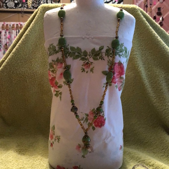Green & Gold beaded necklace - Picture 1 of 6
